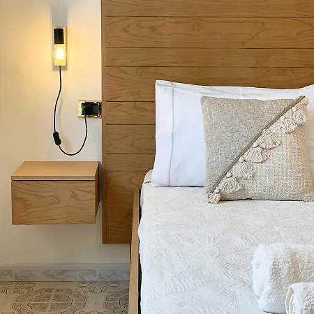 Pensión Homes - Nicoletta
